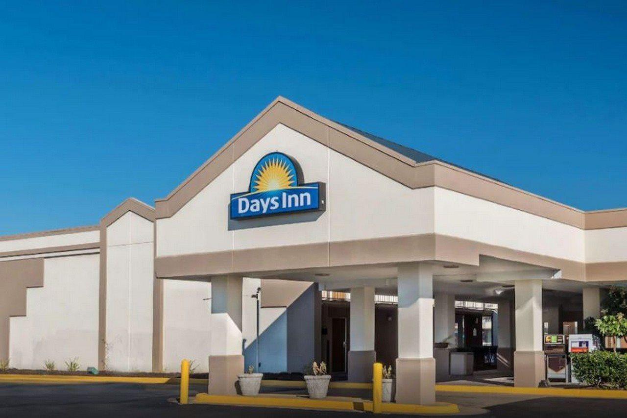 Days Inn By Wyndham Саут-Хилл Экстерьер фото