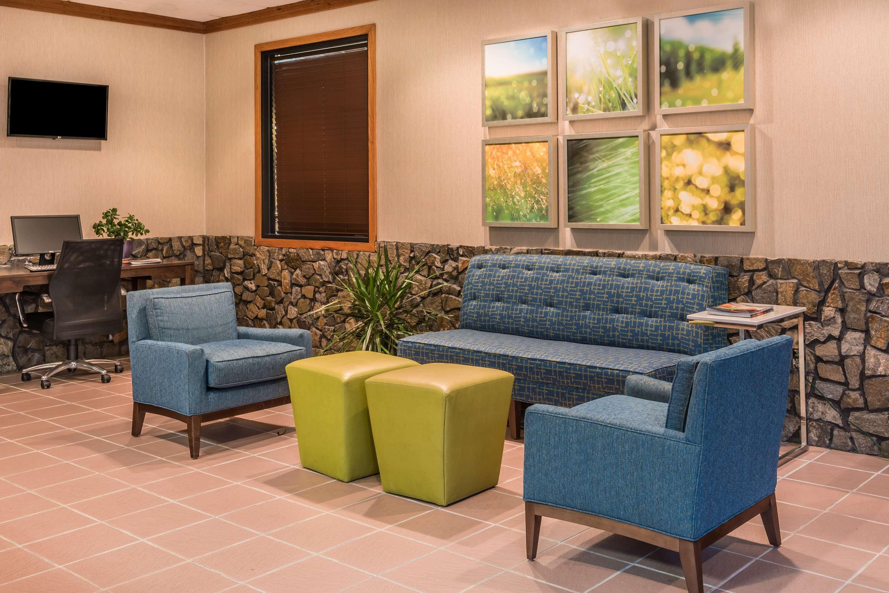 Days Inn By Wyndham Саут-Хилл Экстерьер фото